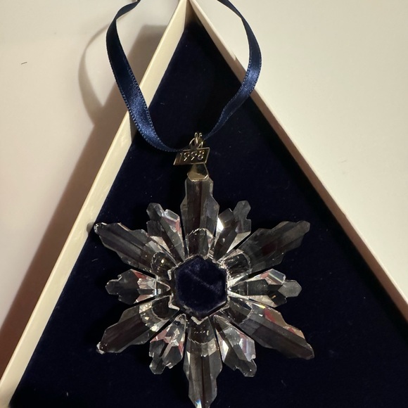 Swarovski Holiday Vtg 998 Collectible Swarovski Annual Star Christmas Holiday Ornament